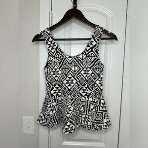 Women’s Black & White pattern peplum top